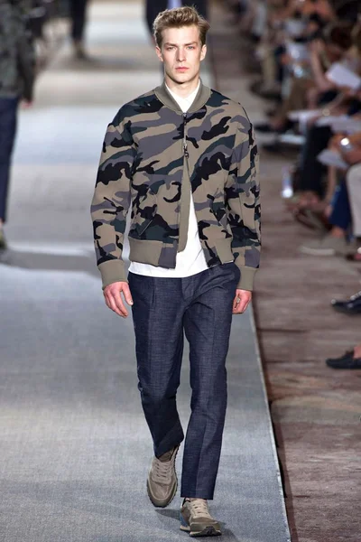 Look 29
